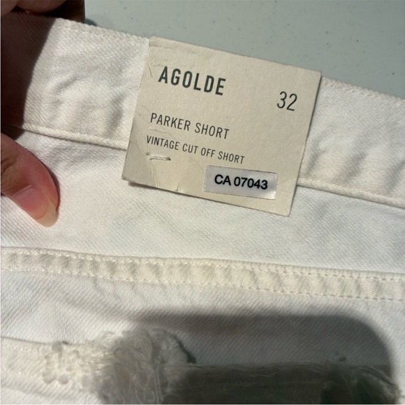 NWT Agolde Parker Vintage Cut Off Denim Shorts in Dough White Size 32 - Picture 11 of 14